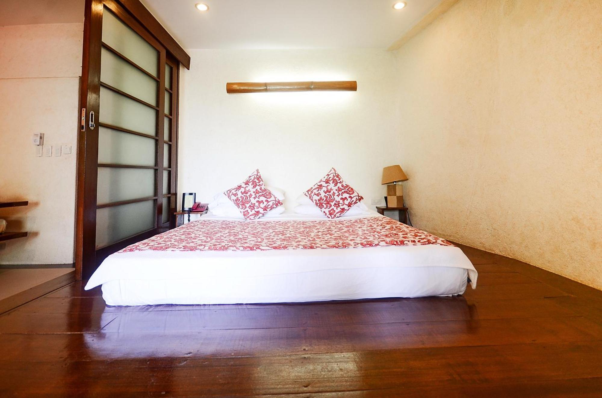 Signature Boracay Punta Rosa 3*