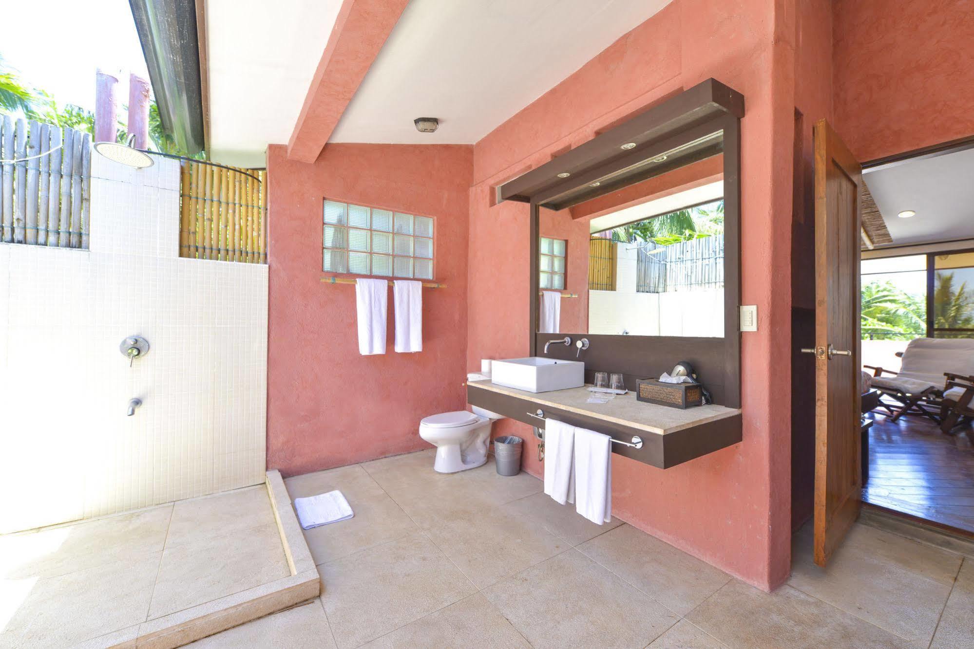 Signature Boracay Punta Rosa Hotel 3*