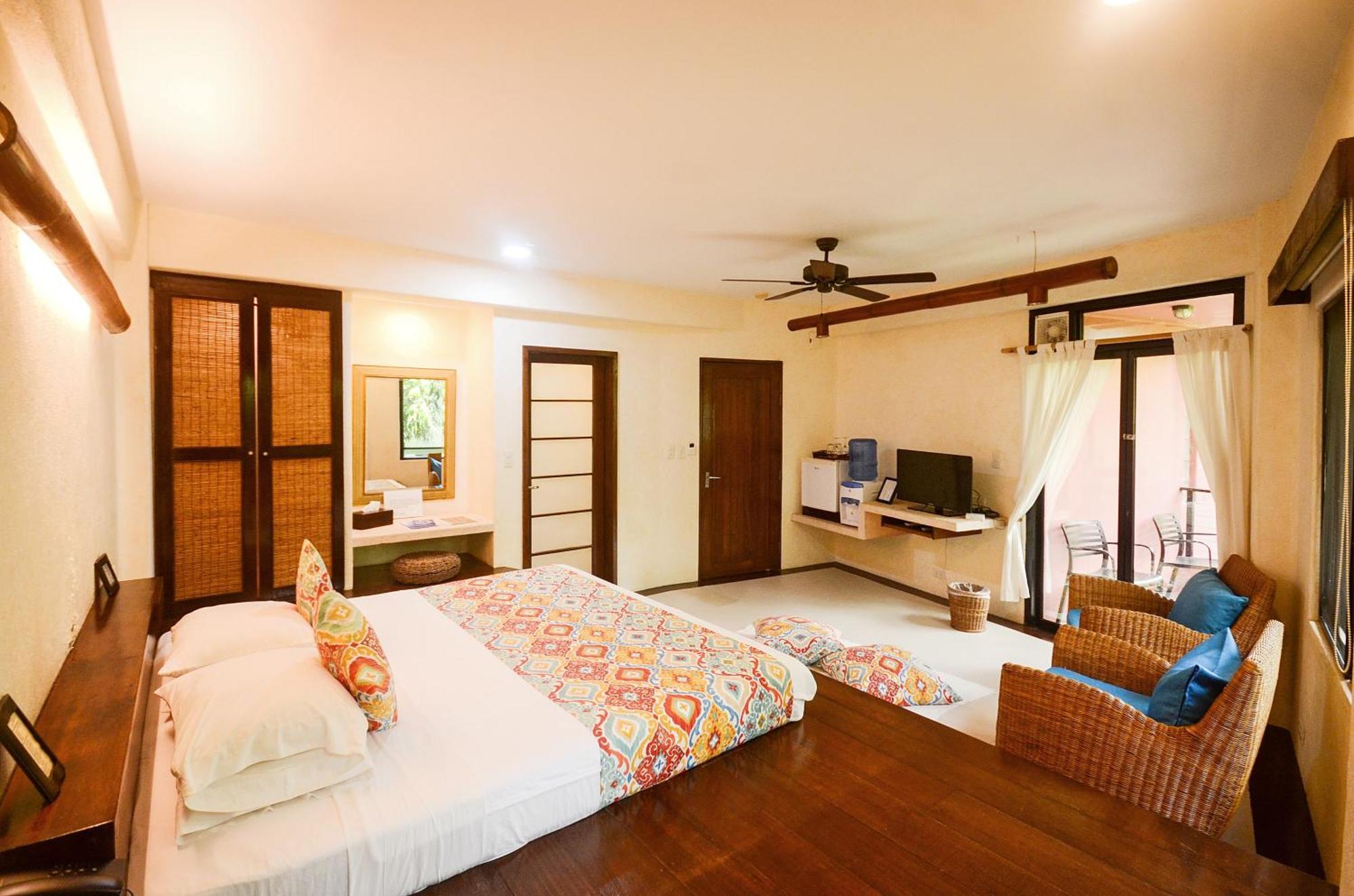 Signature Boracay Punta Rosa Hotel 3*