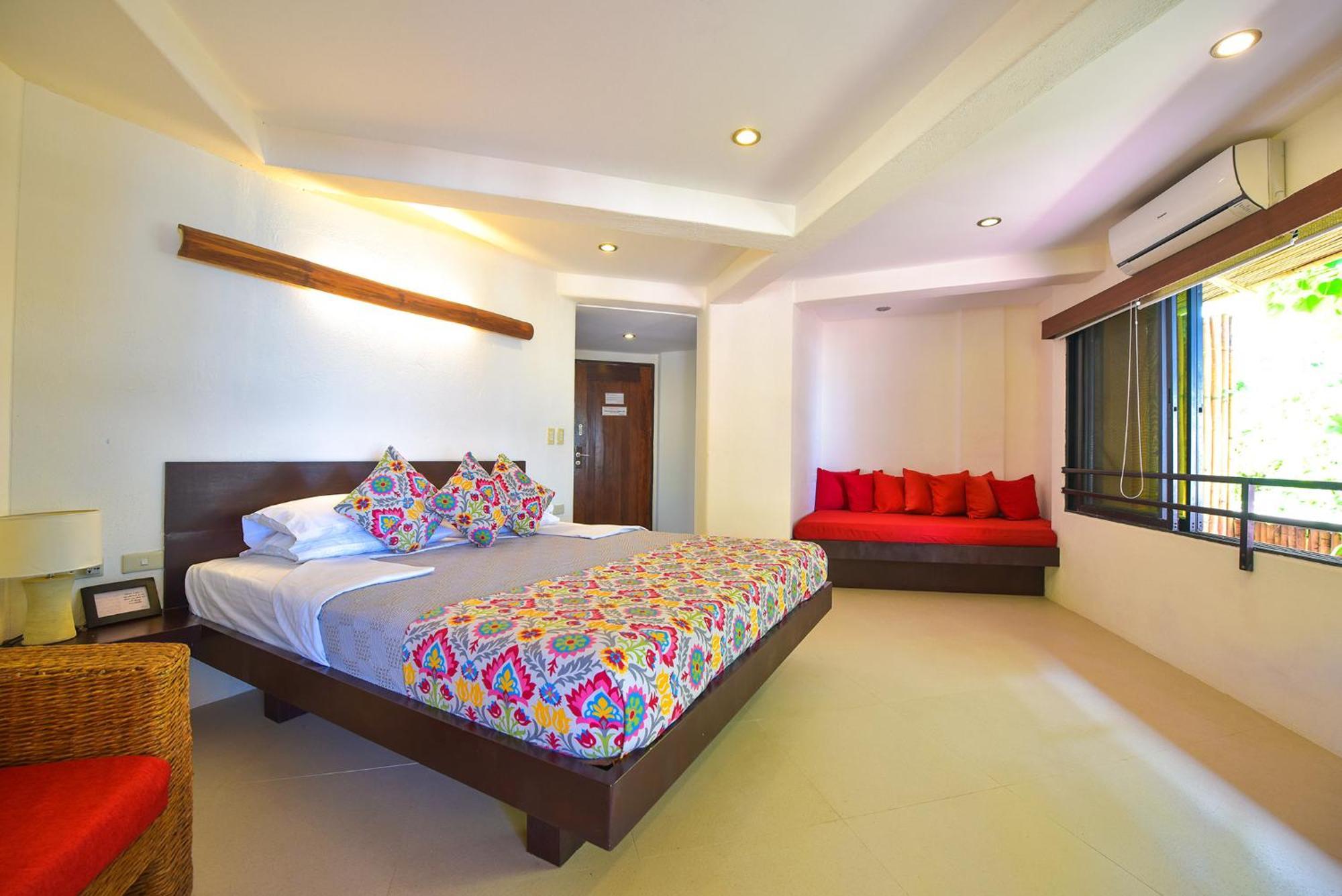 Signature Boracay Punta Rosa Hotel 3*
