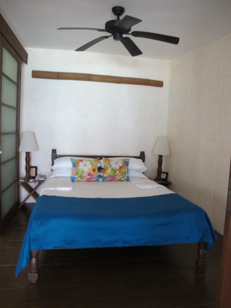 Hotel Signature Boracay Punta Rosa 3*